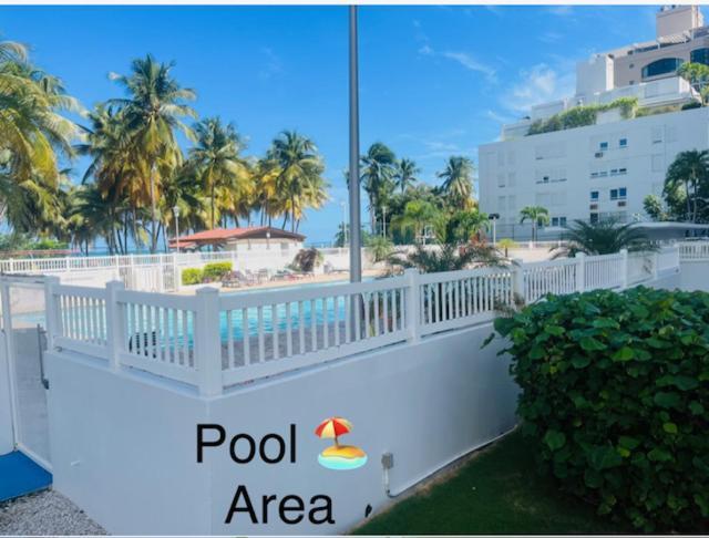 Isla Verde Frente A La Playa Y Piscina, Centrico Y Accesible San Juan Buitenkant foto